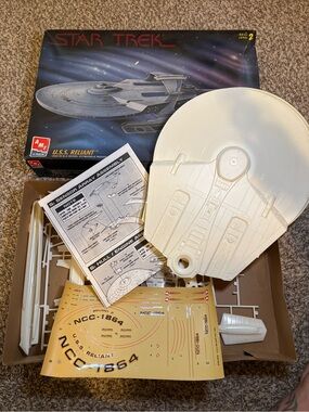 MT Star Trek U.S.S. Reliant Model Kit - Cream/White Parts